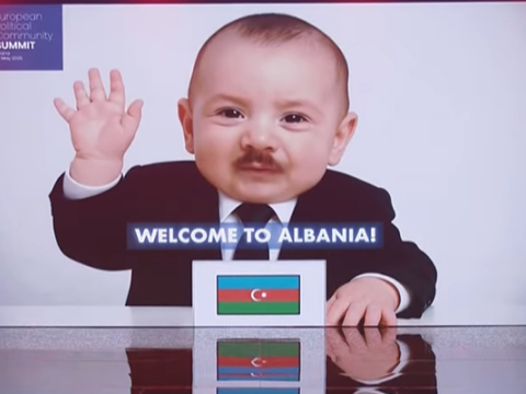 Prezidentləri güldürən sürpriz: İlham Əliyev&hellip; &ndash; VİDEO