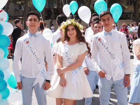 “Son Zəng”: Mədəniyyət göstəricisi, yoxsa təmtəraq yarışı?