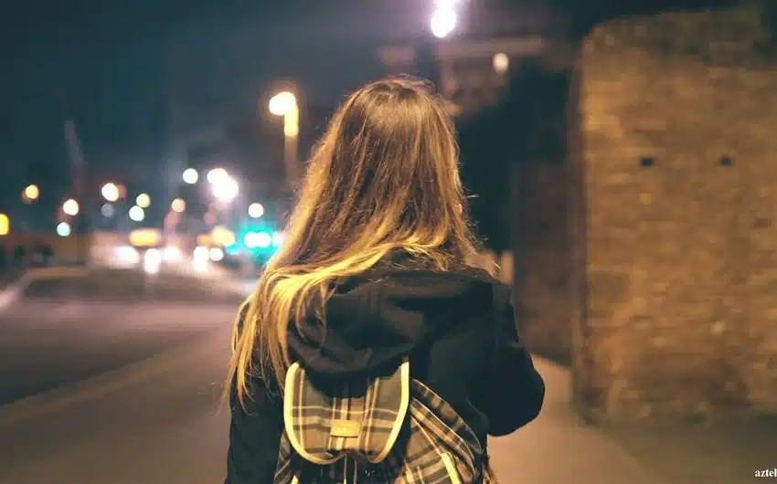 Bakıda 17 yaşlı qız itkin düşdü