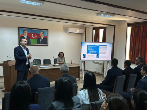 Naxçıvanda dövlət qulluqçuları üçün təlimlər keçirilib