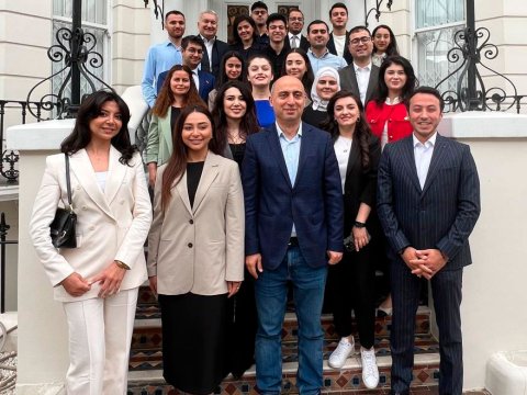 Elm və təhsil naziri Londonda Dövlət Proqramı təqaüdçüləri ilə görüşüb