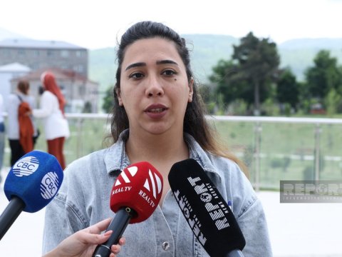 Xankəndidə imtahan verən abituriyent: Qarabağ Universitetində təhsil almaq istəyirəm 