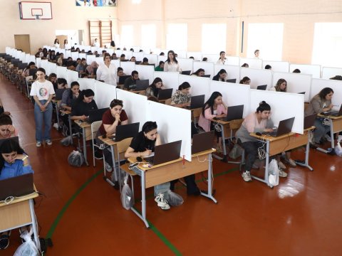 İşə qəbul müsabiqəsinin test imtahanı keçirilir