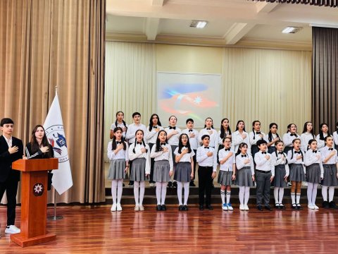 Təhsil müəssisələrində Müstəqillik Günü qeyd olunub