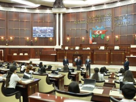 Qarabağ Universitetinin tələbələri Milli Məclisdə - FOTOLAR