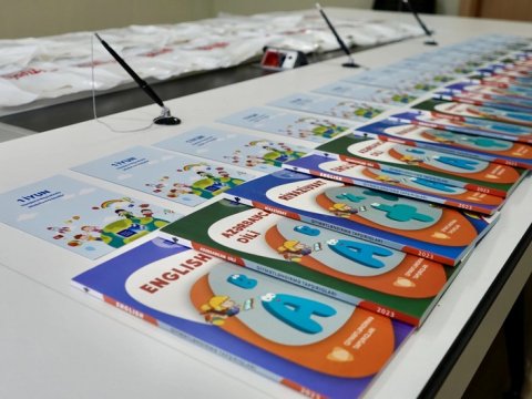 DİM müxtəlif nəşrləri şəhid övladlarına hədiyyə edib