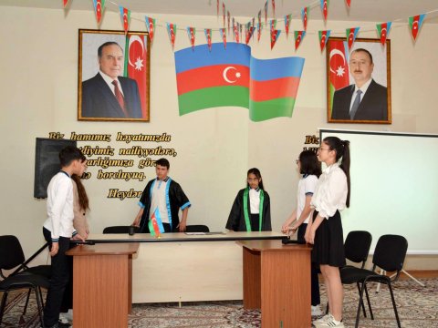 Məktəblərdə “İnsan hüquqları aylığı” ilə bağlı tədbirlər keçirilir