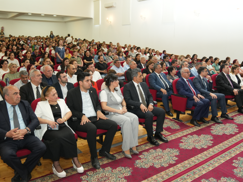 ATİAHİ bayram münasibətilə 1000 nəfər təhsil işçisini sevindirdi