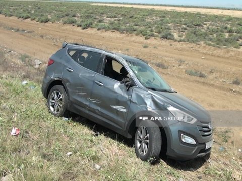 Goranboyda minik maşını aşıb, xəsarət alanlar içərisində yeniyetmə var