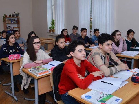 Lisey və gimnaziyalara qeydiyyat prosesi davam edir