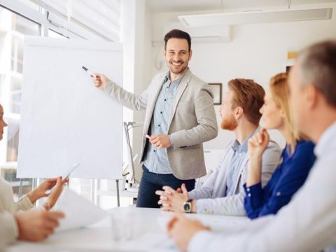 “Təqdimat bacarıqlarının inkişafı” mövzusunda təlim təşkil edilib