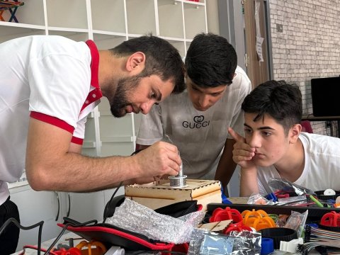 STEAM Mərkəzində məktəblilər üçün maarifləndirici təlim keçirilib