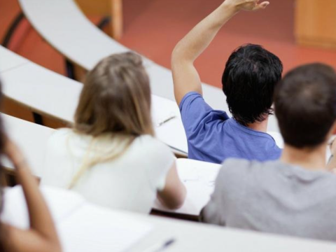 Bu universitetin gələcəyi sual altındadır - Fəaliyyəti dayandırıla bilər?