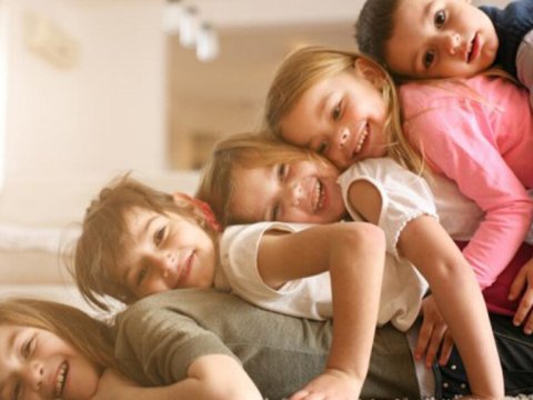 Uşaqlarla bağlı sosial müavinətlərin artırılmış məbləğləri