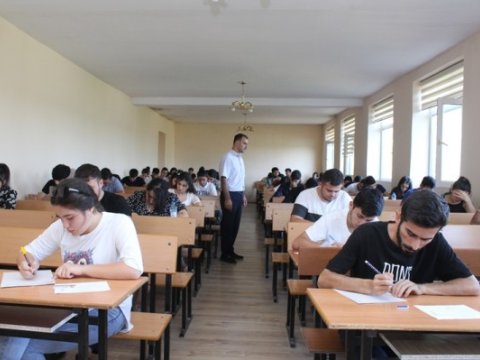 Tələbələr nəticələrin açıqlanmamasından şikayətçidirlər - LDU-dan CAVAB