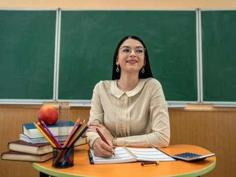 Müəllimlik ixtisasına maraq azalır? - Rəsmi STATİSTİKA