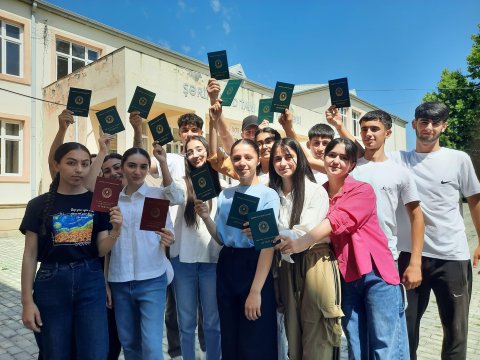 Şimal-qərb bölgəsində məzunlara attestatlar təqdim edilir