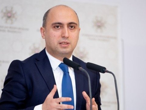 Nazir sertifikasiya suallarının çətinliyinə aydınlıq gətirdi