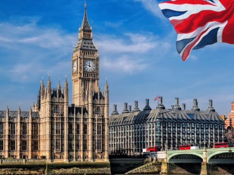 Böyük Britaniyada universitetlər geriləyir