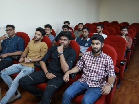 Hindistanlı tələbələr daha çox Kanadaya üz tuturlar