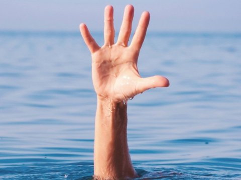 Füzuli rayonunda yeniyetmə kanalda batıb