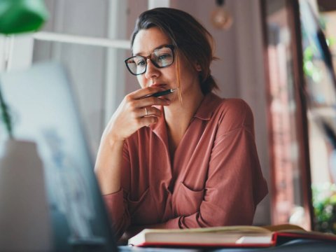 IQ səviyyəsi yüksək insanlar "gələcəyi görə" bilirlər