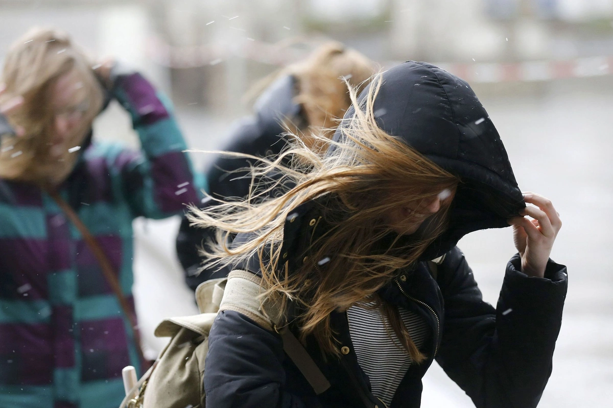 Küləkli hava şəraiti ilə bağlı xəbərdarlıq verildi