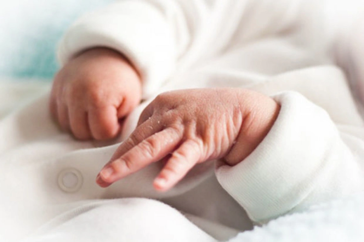 İsmayıllıda qeysəriyyə əməliyyatı zamanı uşaq ÖLÜ DOĞULUB