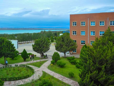 BMU-nun neçə məzunu fərqlənmə diplomu ilə BİTİRİR? - SORĞU