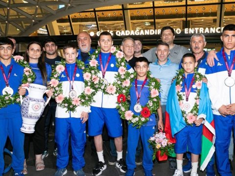 Məktəblimiz İtaliyada keçirilən yarışda gümüş medal qazandı