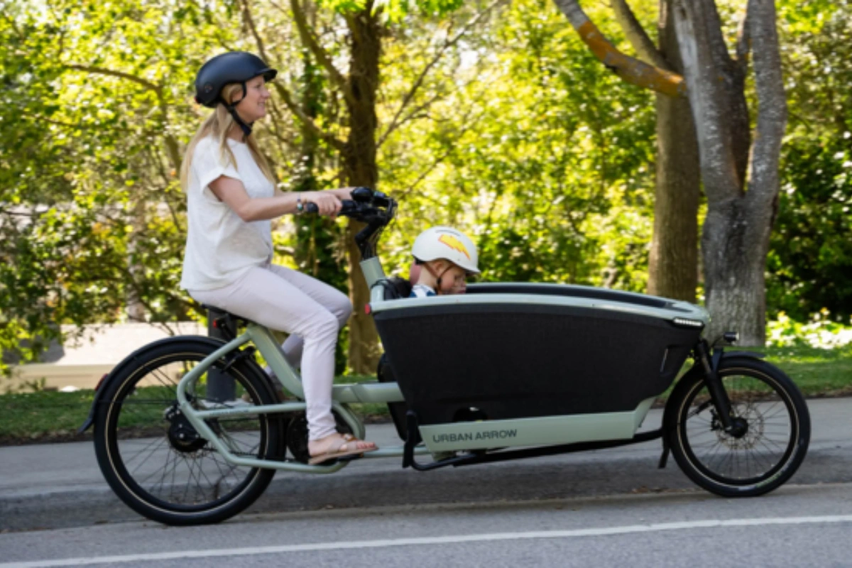 Dörd uşağı daşımağa imkan verən elektrik velosiped hazırlanıb