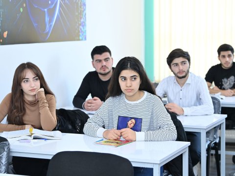 Tələbələrin yerdəyişmə istəyi niyə qəbul edilmir? RƏSMİ