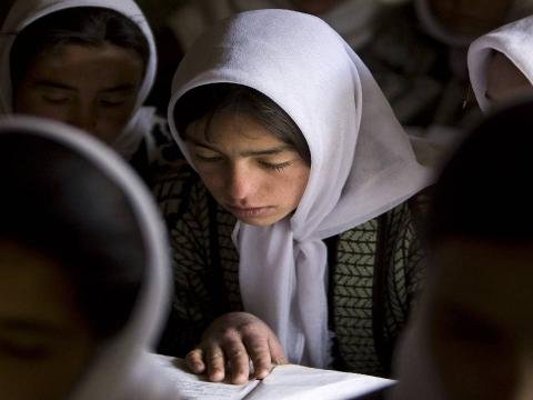 Əfqanıstanda qızların təhsil hüququ taliban rejimi altında məhdudlaşır