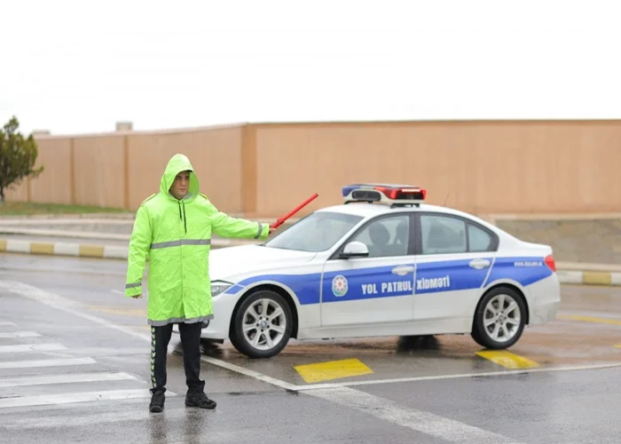 DYP yağmurlu hava şəraiti ilə bağlı sürücülərə müraciət edib