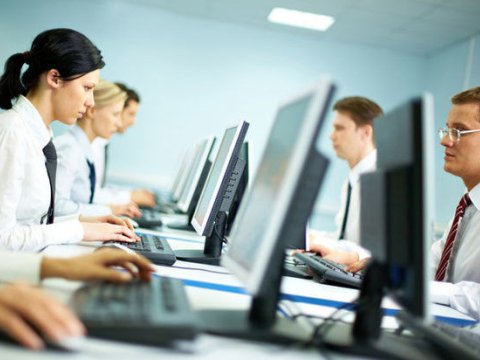 Özəl sahənin maaşı müəllim maaşından qat-qat çoxdur