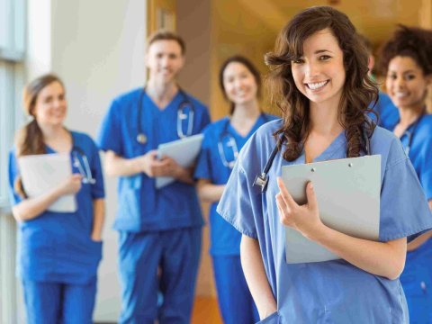 Rusiya dövlət hesabına təhsil alan tibb məzunlarına yeni tələb qoyur