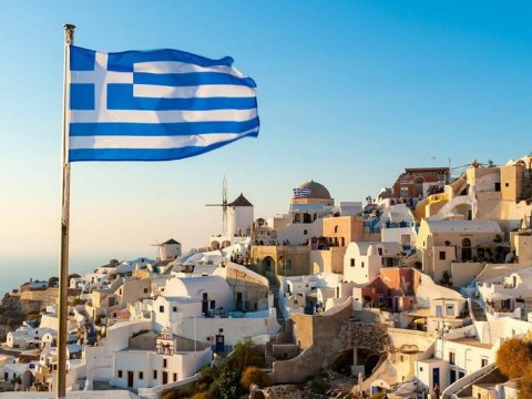 Yunanıstan xarici universitetlərin ölkədə şöbə açması üçün müraciət edib