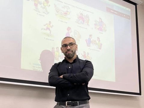 "Abituriyent öncə ana dilində yazmağı bacarmalıdır"