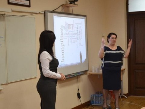 Müəllimlər geyim koduna etiraz edir