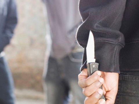 Gəncədə 21 yaşlı gənc kəsici alətlə xəsarət alıb