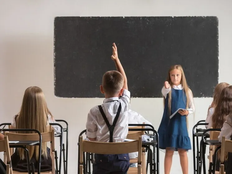 Dərs saatı ən az olan ölkələr - ARAŞDIRMA