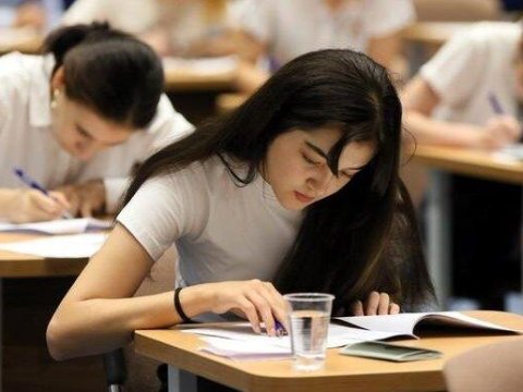 8 abturiyentin imtahan nəticəsi ləğv edildi