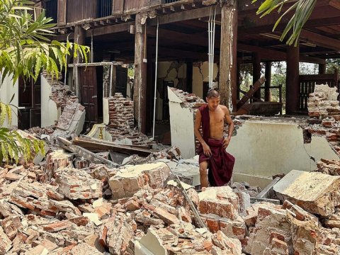 Məktəb damının uçması nəticəsində azı 6 uşaq həlak olub