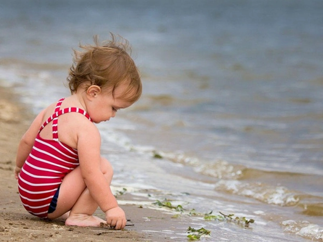 Uşaqlar neçə yaşından dənizdə çimə bilər? - Pediatrdan vacib tövsiyələr