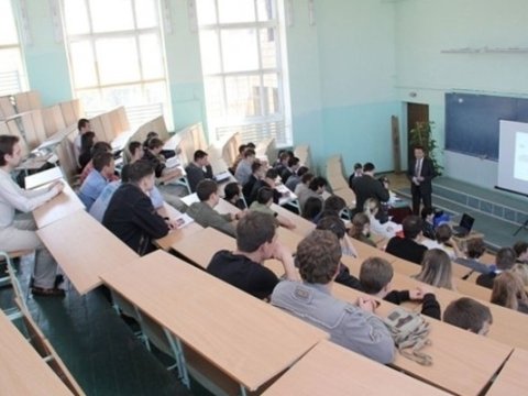 Təhsil müəssisəsi, yoxsa qazanc mənbəyi? - Özəl universitetlərə etimad...