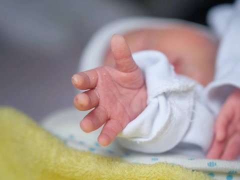 14 yaşlı qız zəlzələ anında uşaq dünyaya gətirib