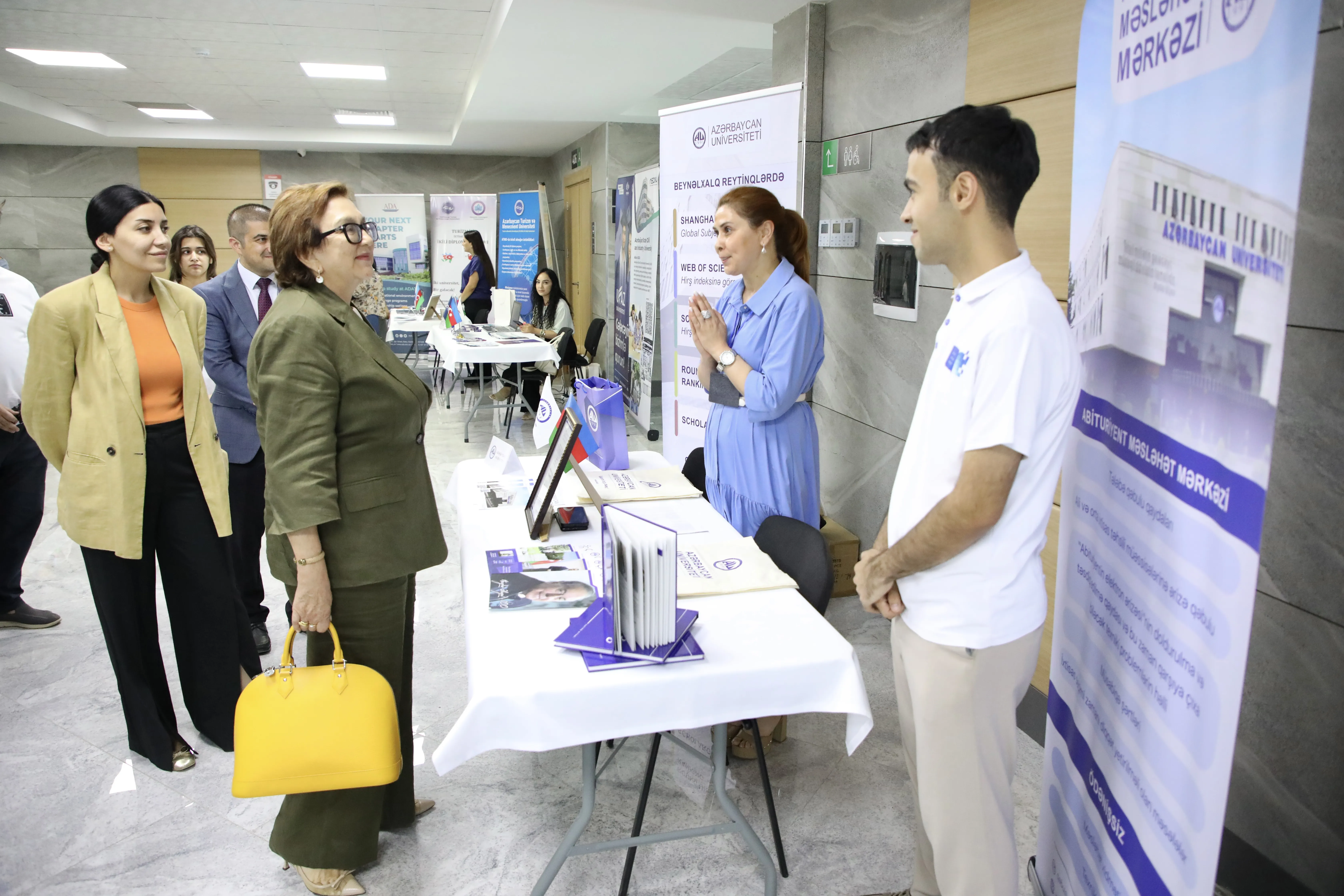 Ali təhsil müəssisələrinin sərgisi başa çatıb