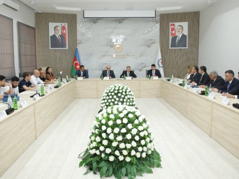 AHİK-də qalib futzal komandasının heyəti ilə görüş keçirilib