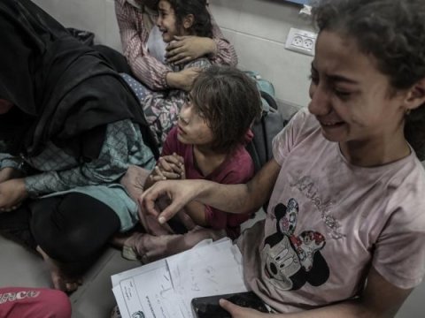 Britaniya ağır xəstə uşaqları Qəzzadan təxliyə edir