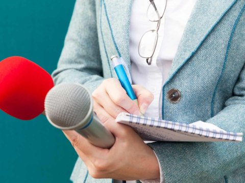 Jurnalist olmaq istəyən 1071 abituriyent qabiliyyət imtahanı verdi